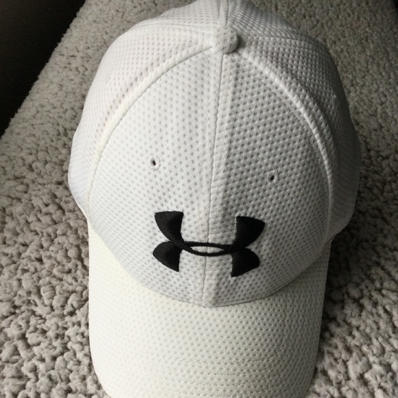 Under Armour Other - Under Armour Fitted Hat/Cap